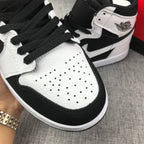 Jordan Air Jordan 1 High Black and White Sneakers 554724-113