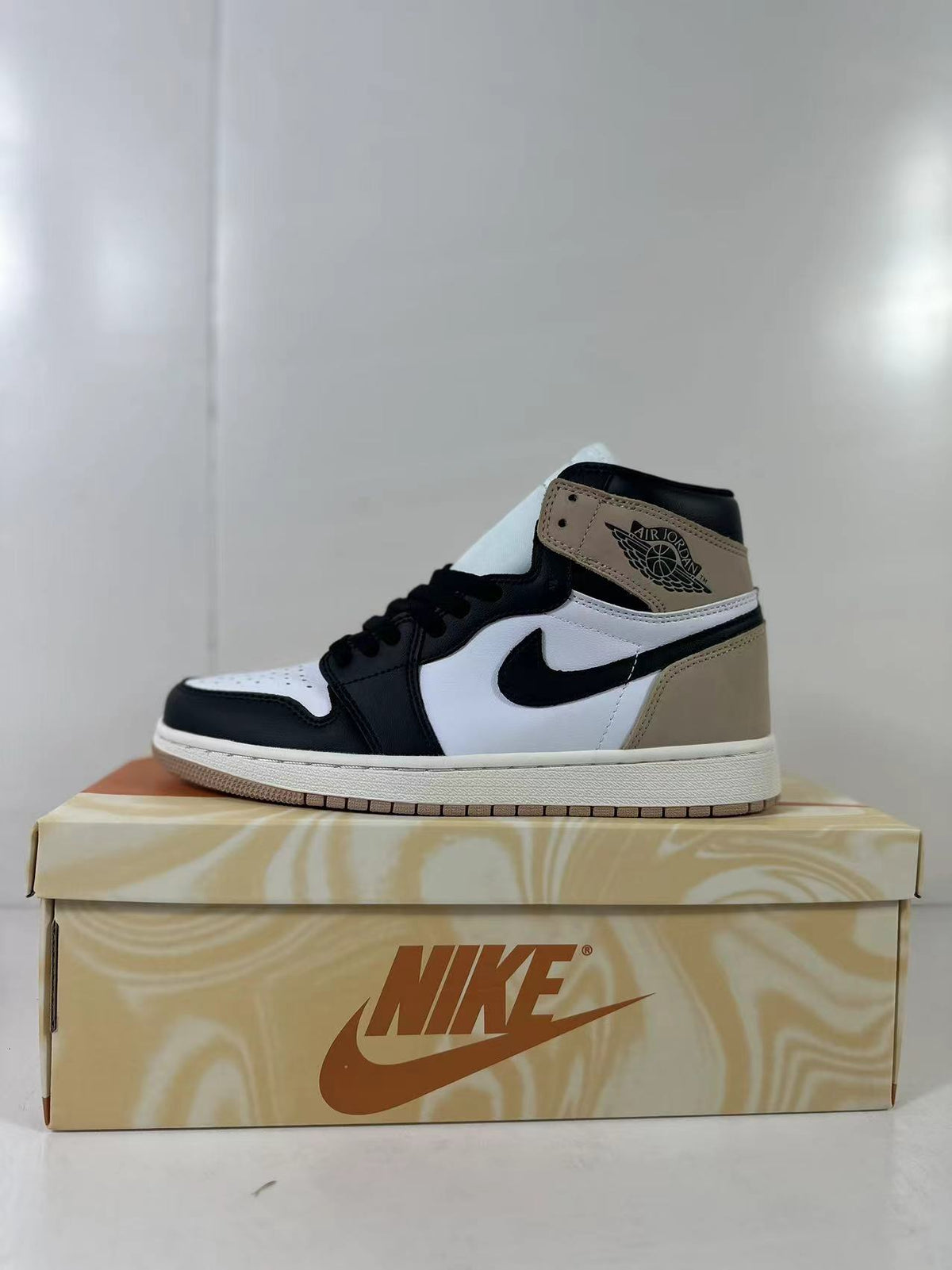 Jordan Air Jordan 1 High OG Brown Black White Sneakers FD2596-021