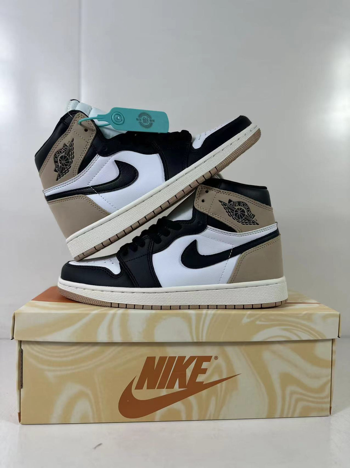 Jordan Air Jordan 1 High OG Brown Black White Sneakers FD2596-021