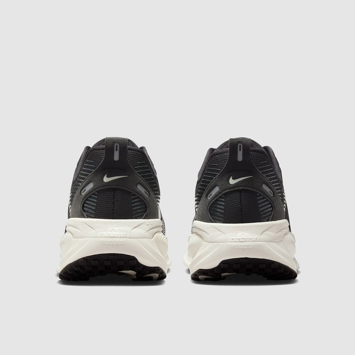 Nike Vomero 18 Wide
