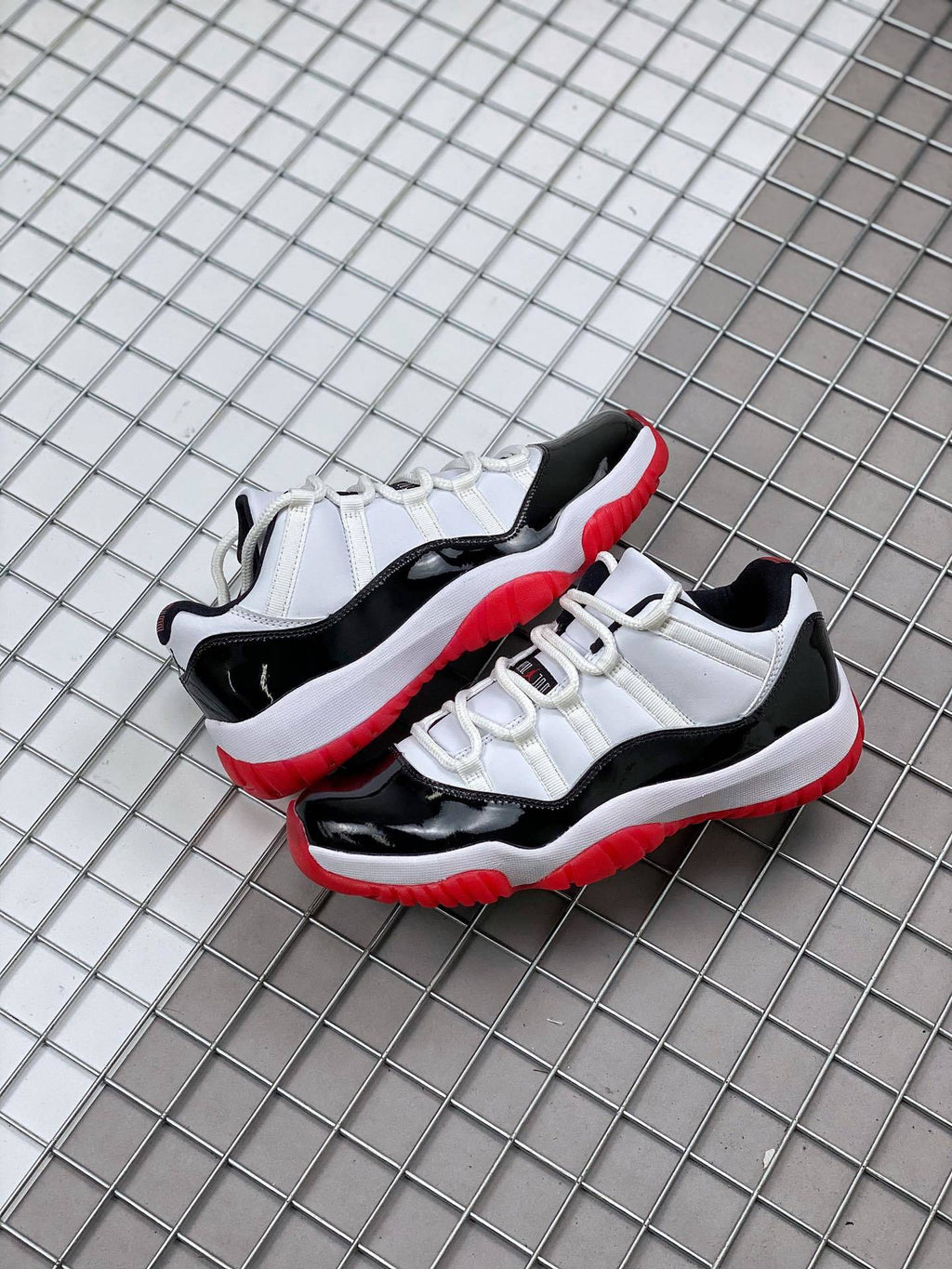 Jordan Air Jordan 11 Win Like '82 Sneakers Black White Red