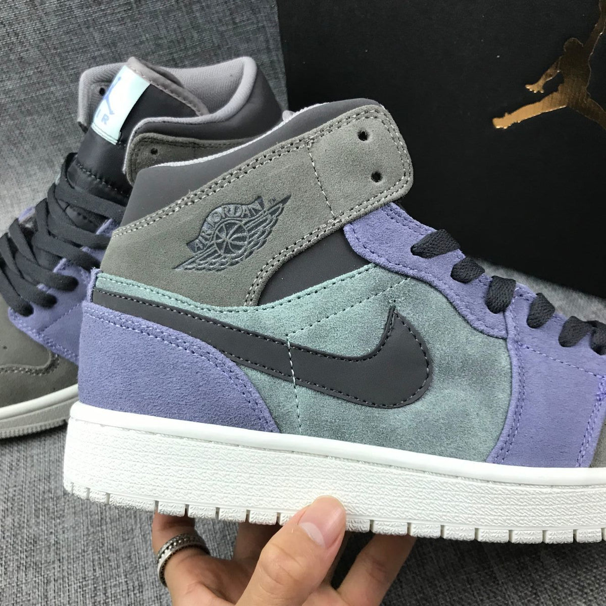 Jordan 1 Mid Gray Purple Sneakers 852842-203