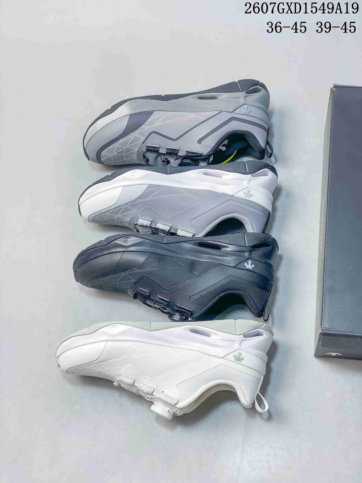 DESCENTE Circuit 2.0 Wire Men's Low-Top Training Shoes