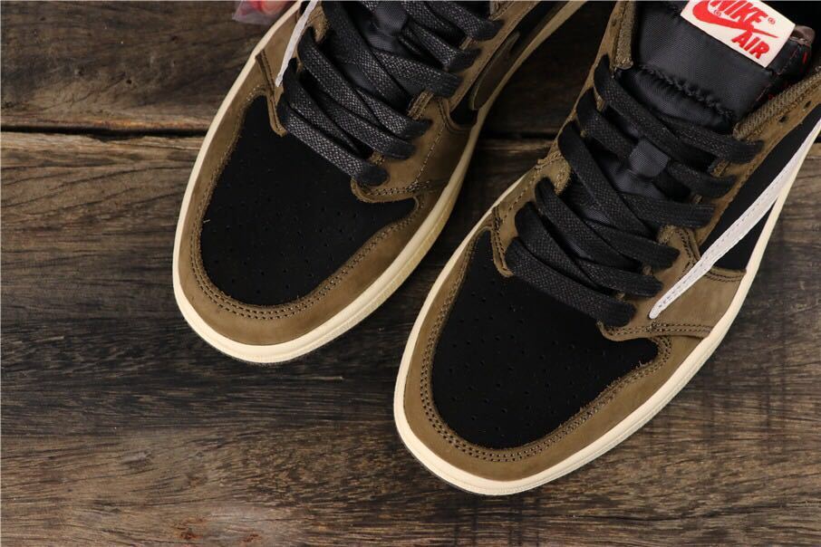 Travis Scott x Air Jordan 1 Low Dark Mocha Sneakers
