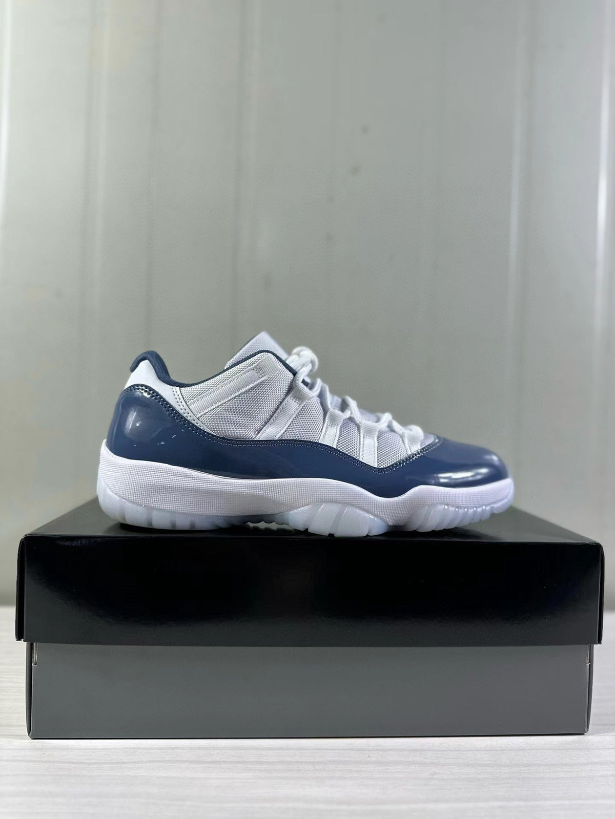 Jordan Air Jordan 11 Retro Low Diffused Blue FV5104-104