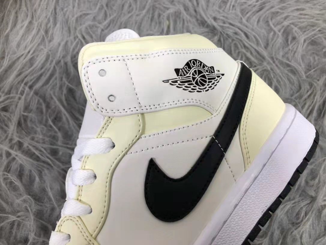 Jordan Air 1 Mid Sneakers Cream White Black