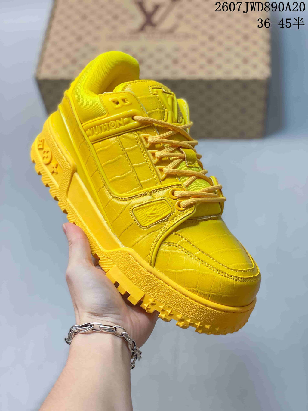 Louis Vuitton Trainer Maxi Yellow Low-Top Sneakers 2607JWD890A20