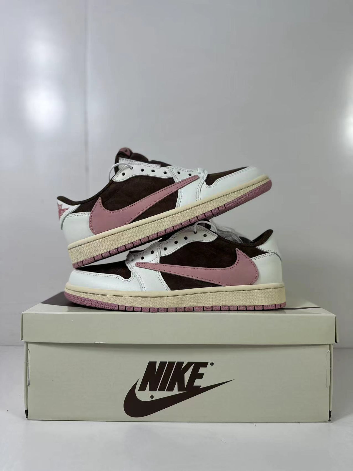 Nike Air Jordan 1 Low Travis Scott Reverse Mocha Pink DZ4137-206