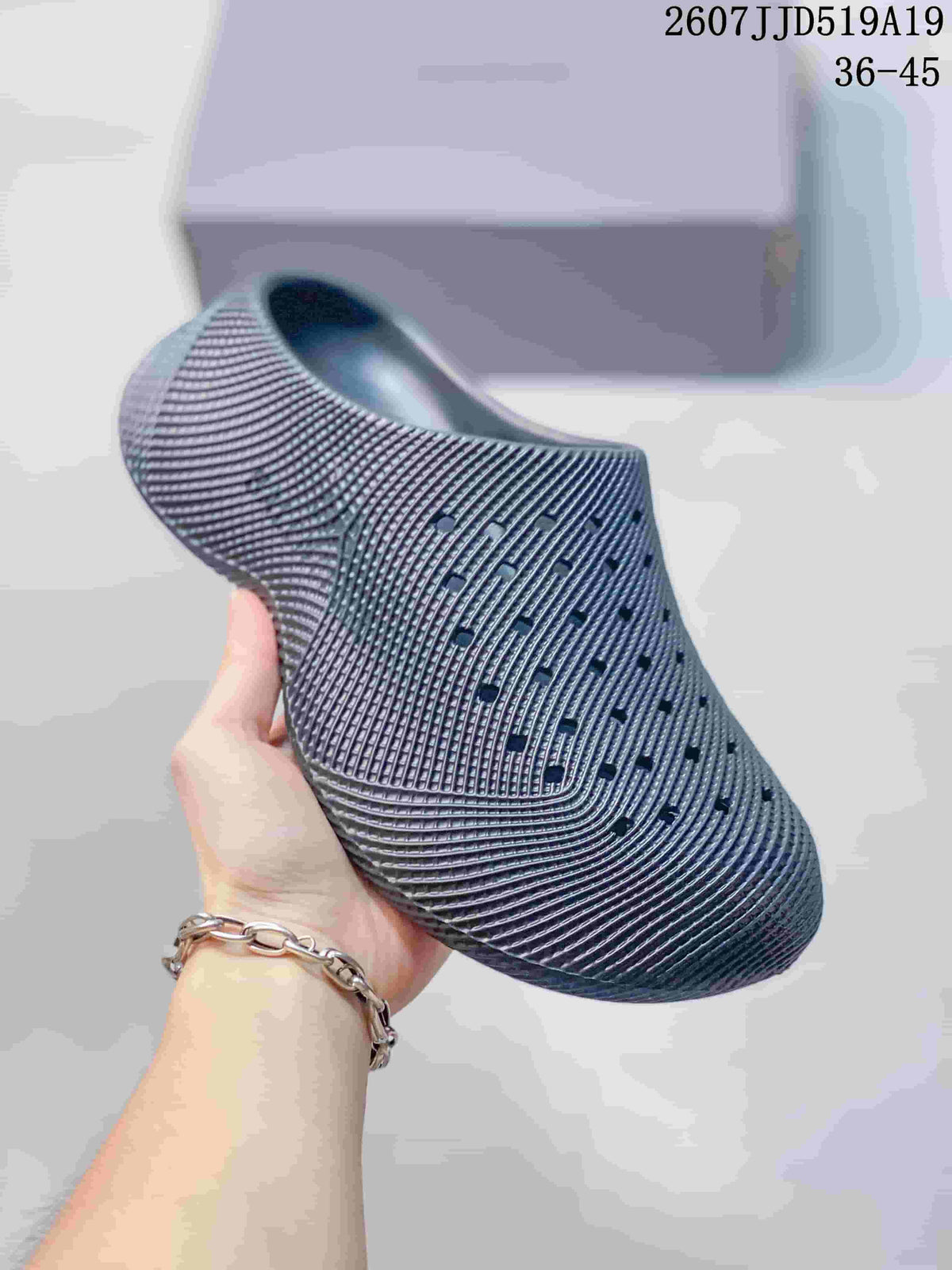 KNIZZL 07JJD519A19 Ventilated Slip-On Clogs