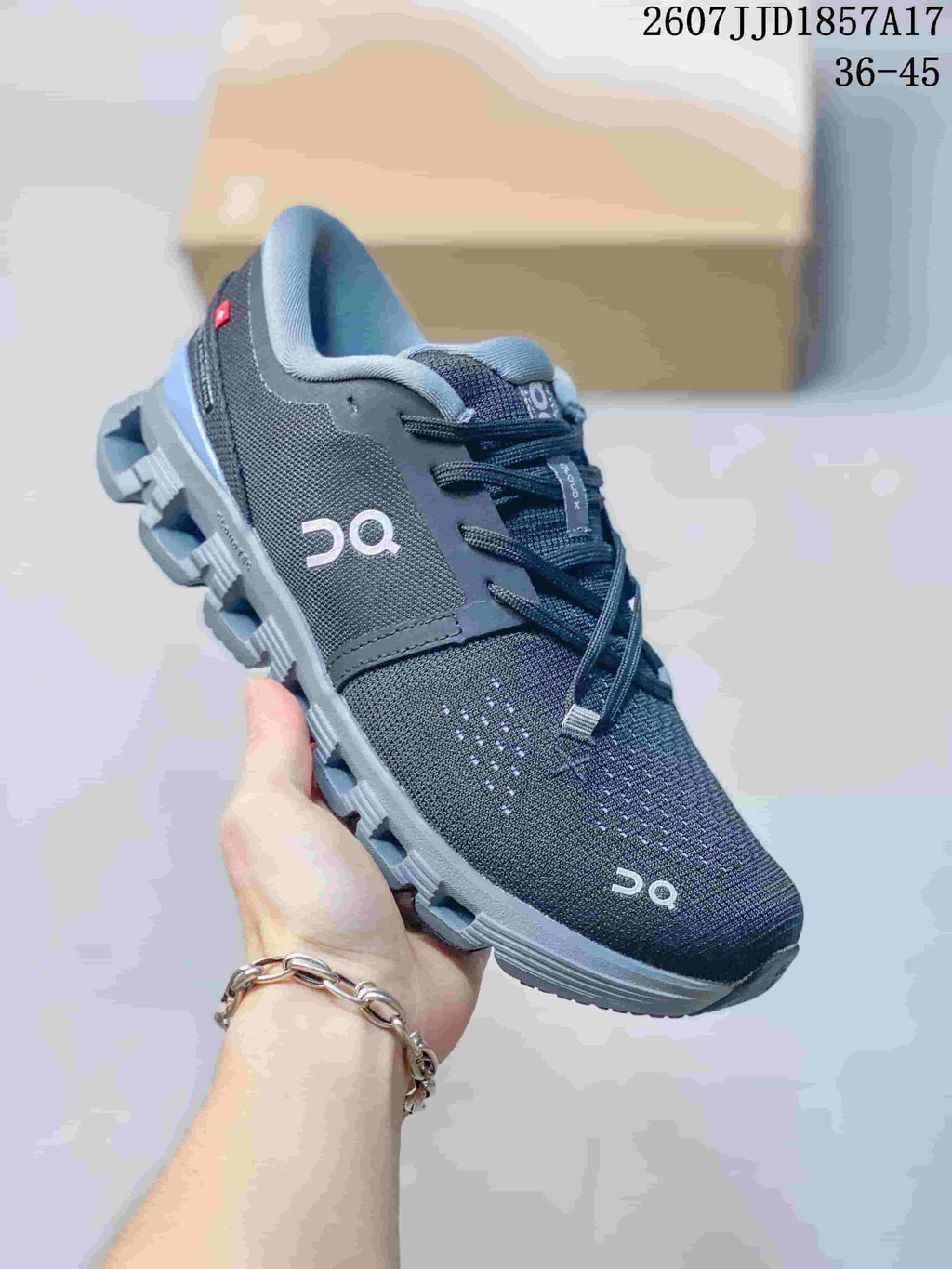 On Cloud X 4 Low-Top Sneakers