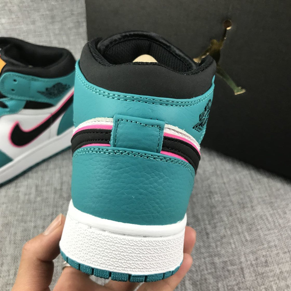 Jordan Air Jordan 1 Retro High OG Jade White High-Top Sneakers