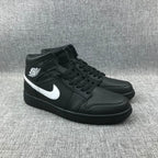 Jordan Air Jordan 1 Mid Black White 554724-049 Sneakers