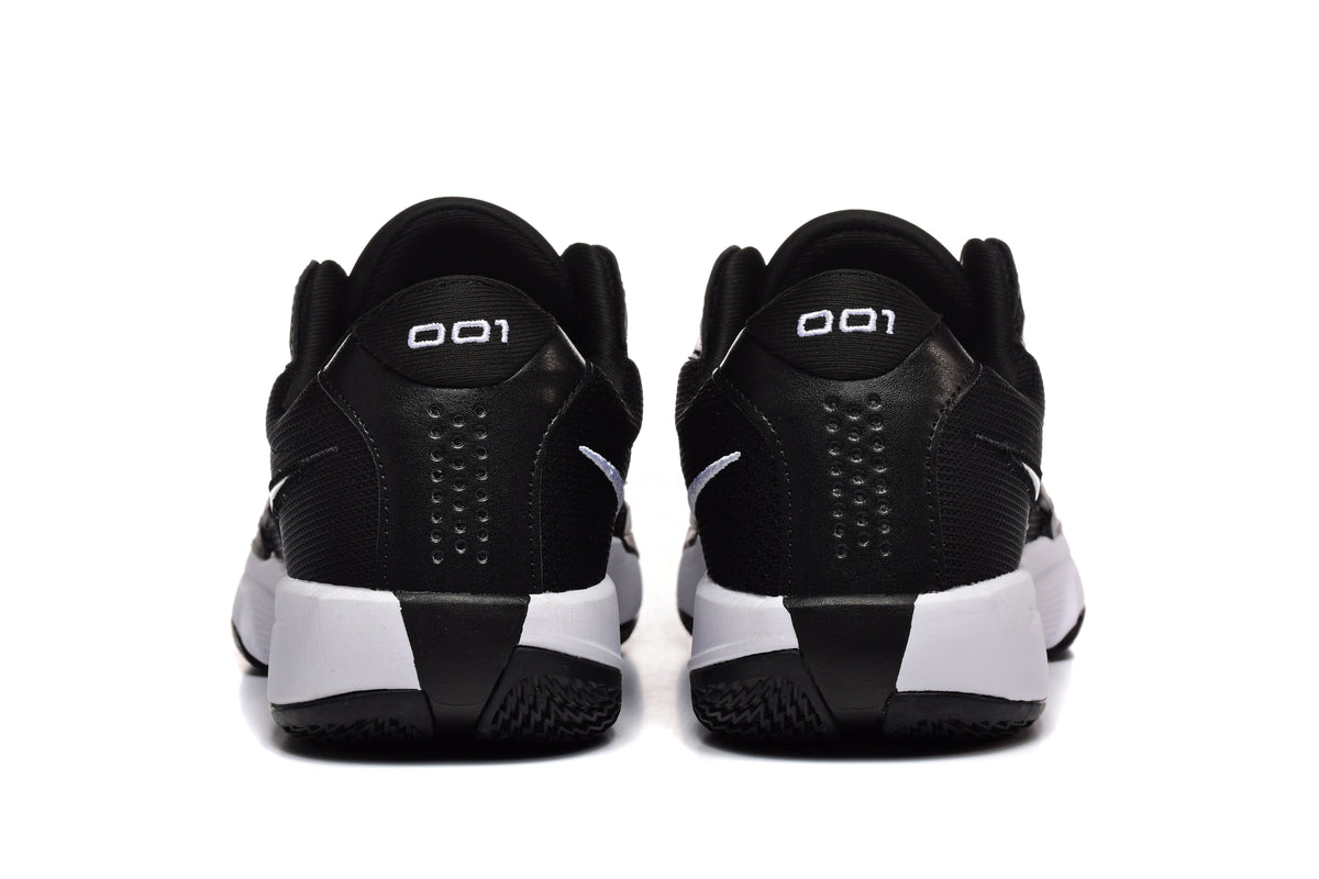 Nike 872-25 Black and White Basketball Sneakers