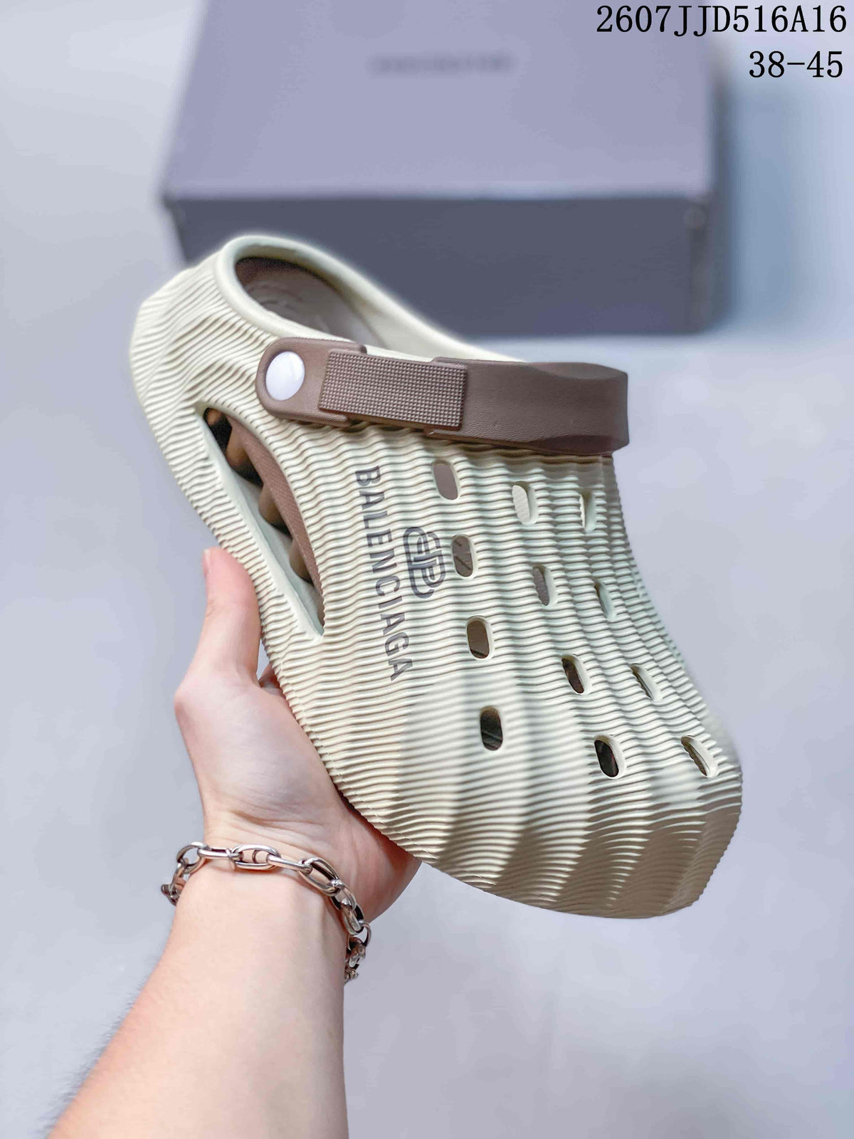 BELANCIAGA Ribbed Clog Sandals Cream 2607JJD516A16