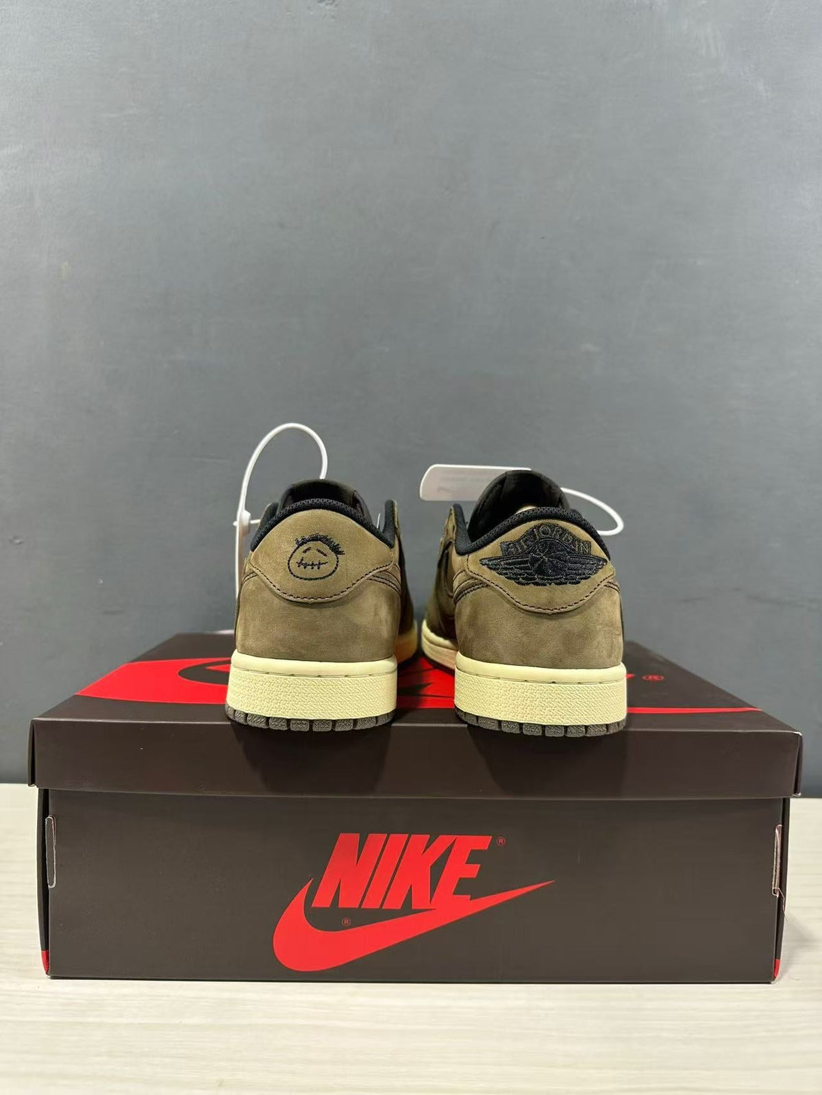 Jordan Air Jordan 1 Low Olive Green DM7866-203