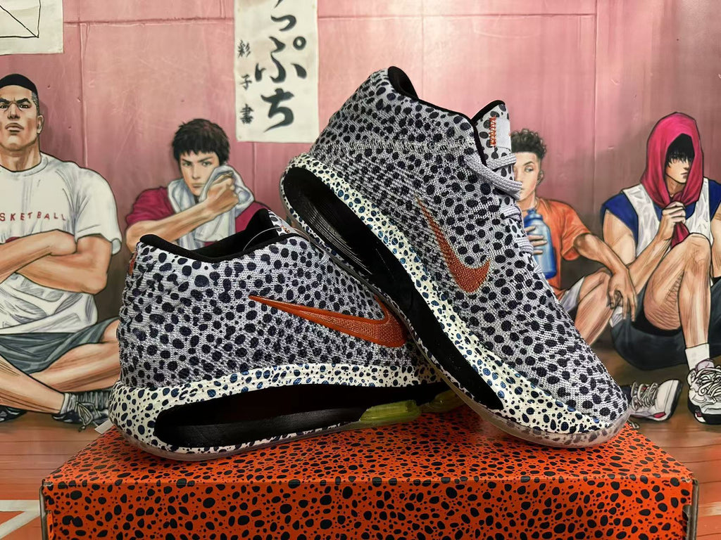 Nike Air Zoom Basketball Shoes in Black and White Spot Print