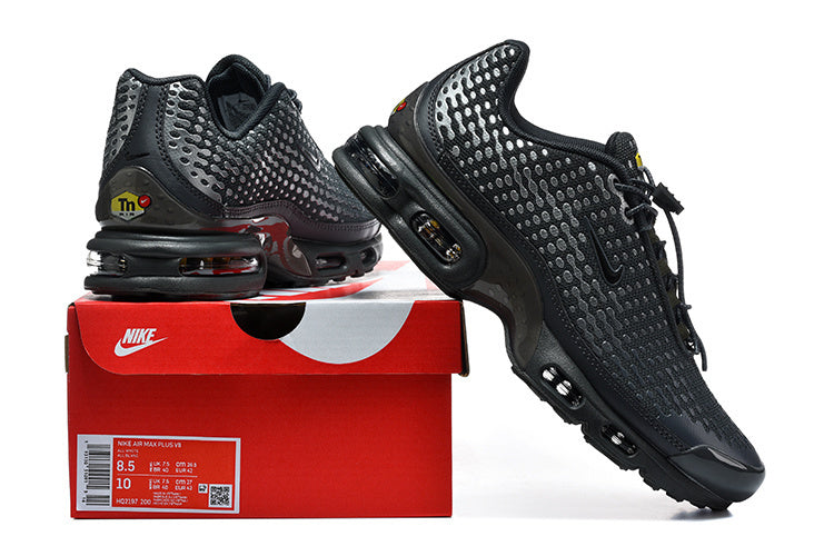 Nike Air Max Plus SE Black Sneakers