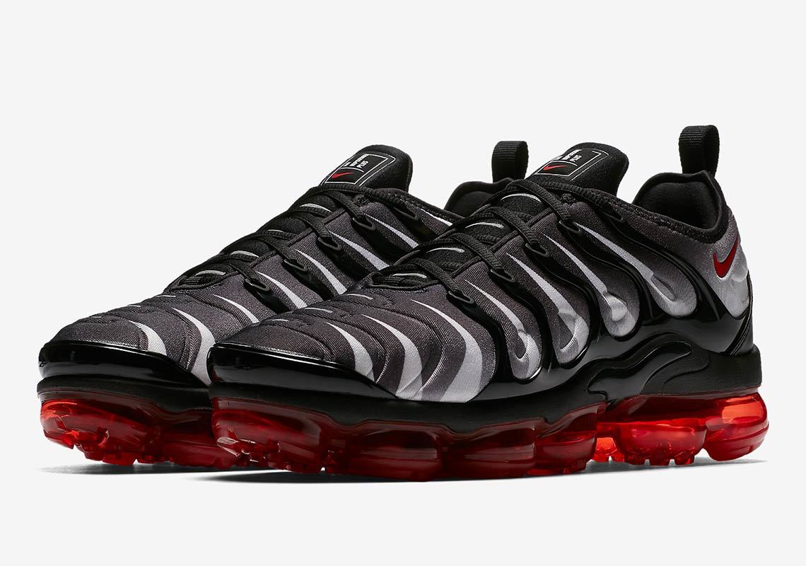 Nike Air VaporMax Plus Black Gray Red Sneakers