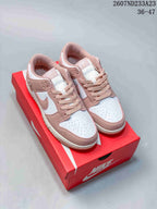 Nike SB Dunk Low Pro Low-Top Sneakers