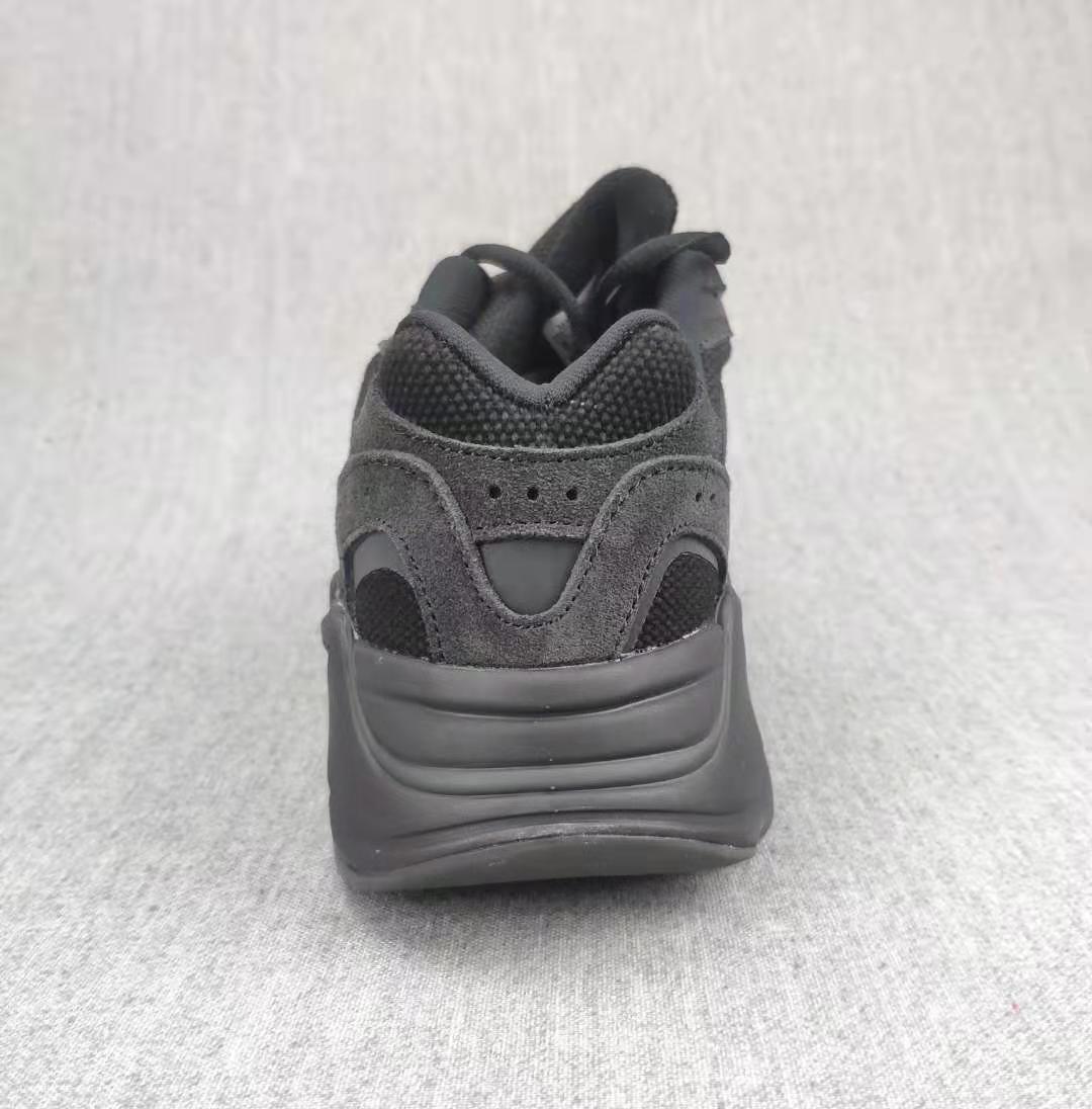700 V2 Sneakers in Charcoal Black and Gray