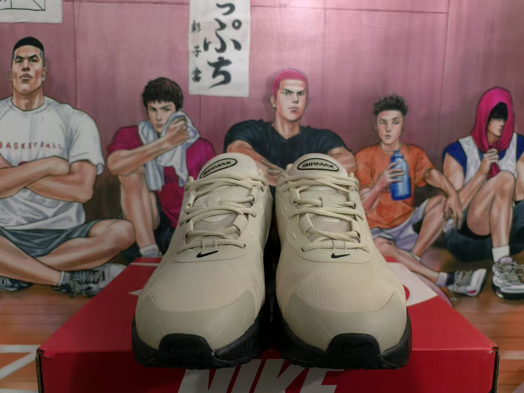 Nike Air Max Sneakers Beige and Black