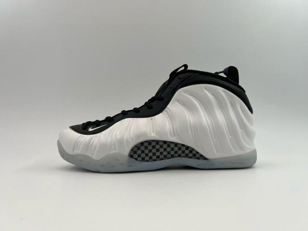Nike Hardaway High-Top Sneakers