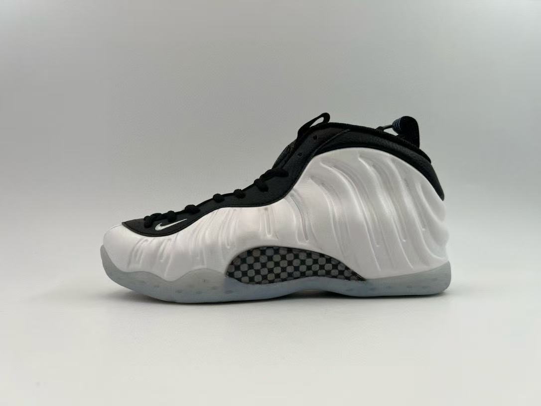 Nike Hardaway High-Top Sneakers