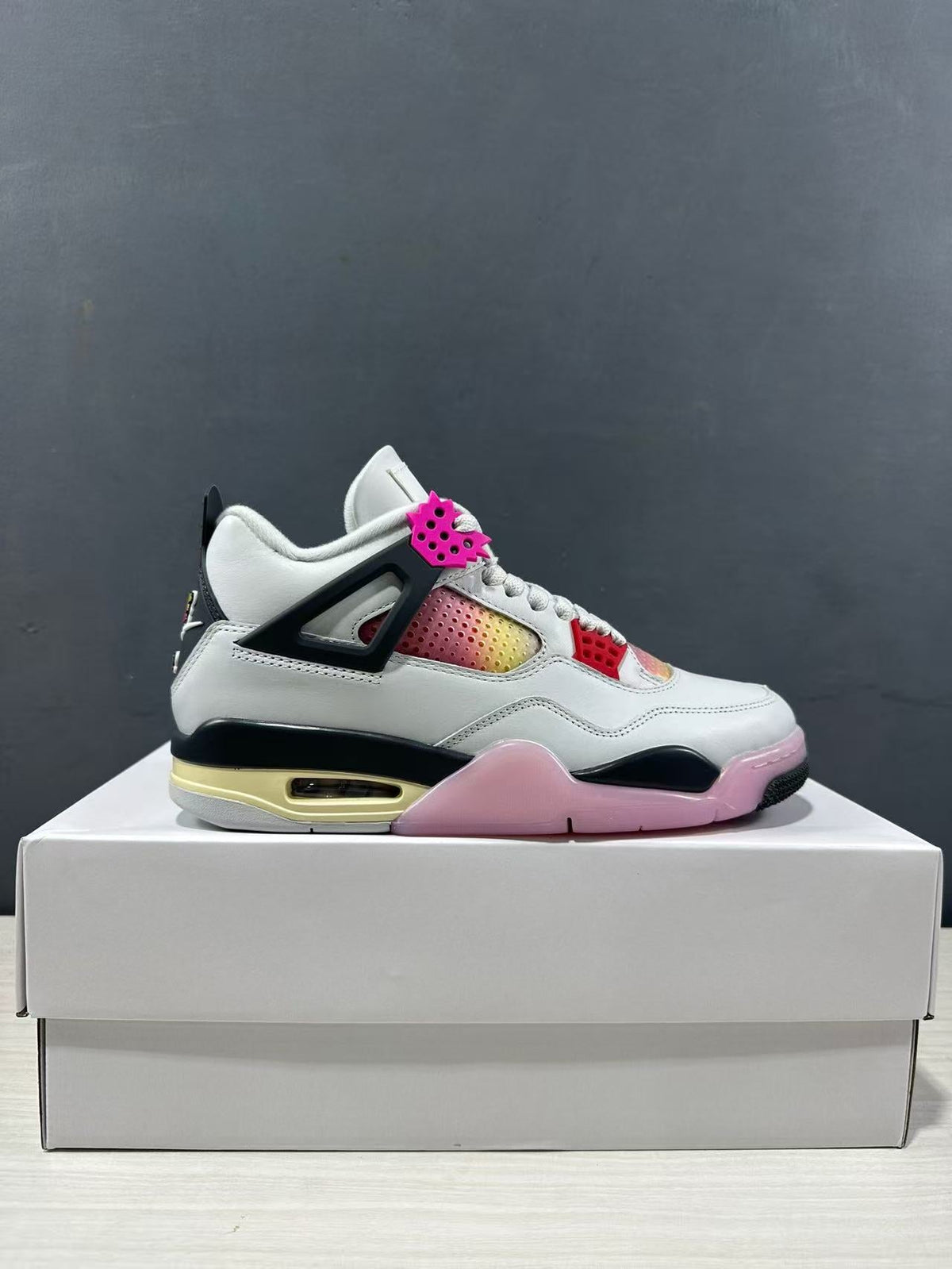 Jordan Air Jordan 4 Retro Comic White Black Pink Sneakers JA1135-100
