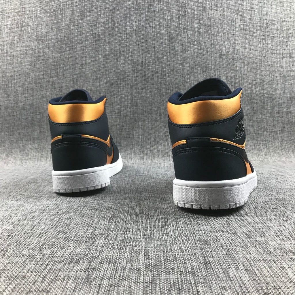 Jordan 1 Mid SE Black Gold Sneakers 852542-401