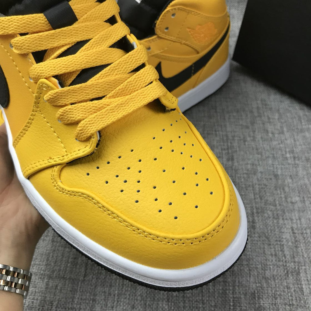 Jordan Air Jordan 1 Mid Yellow Black White 554724-700