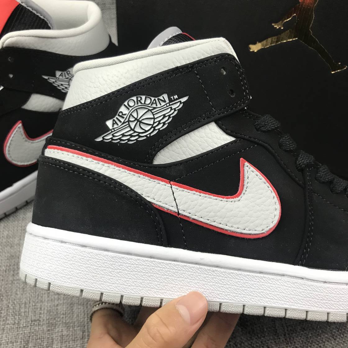Jordan Air Jordan 1 Mid Black Silver Red 554724-060