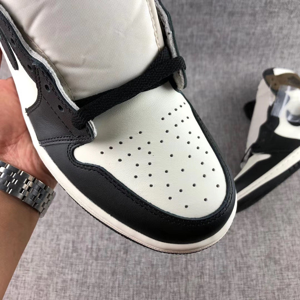 Jordan Air Jordan 1 High OG Dark Mocha Sneakers 555088-105