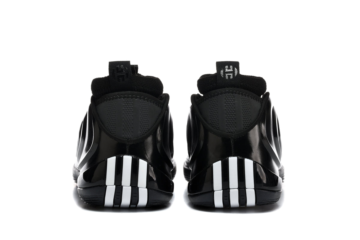 Black 939-6 Low-Top Sneakers