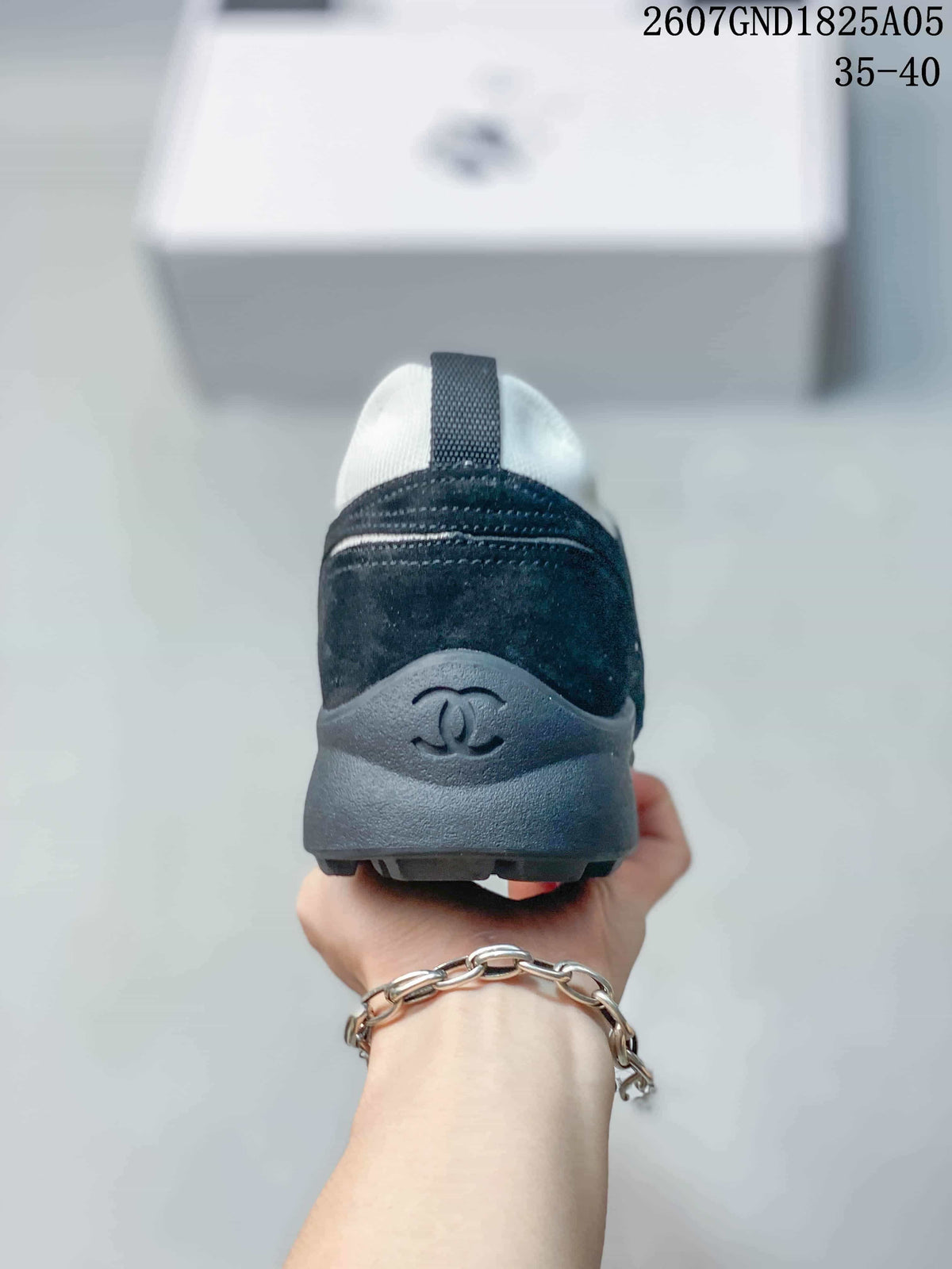 Chanel Black and White Low-Top Sneakers 2607GND1825A05