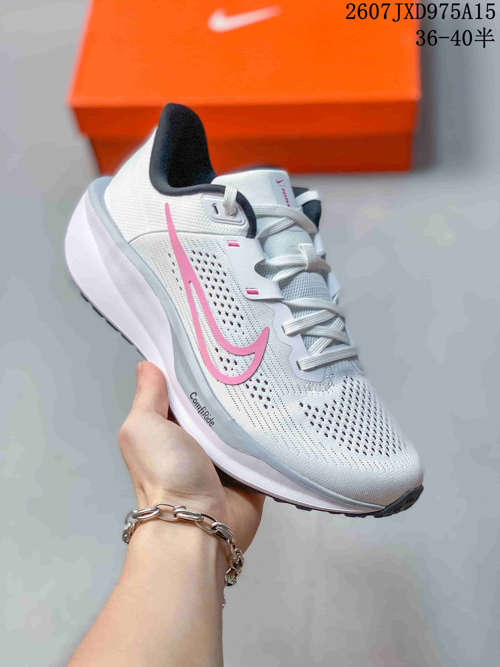 Nike Quest 6 White Pink Low-Top Running Shoes