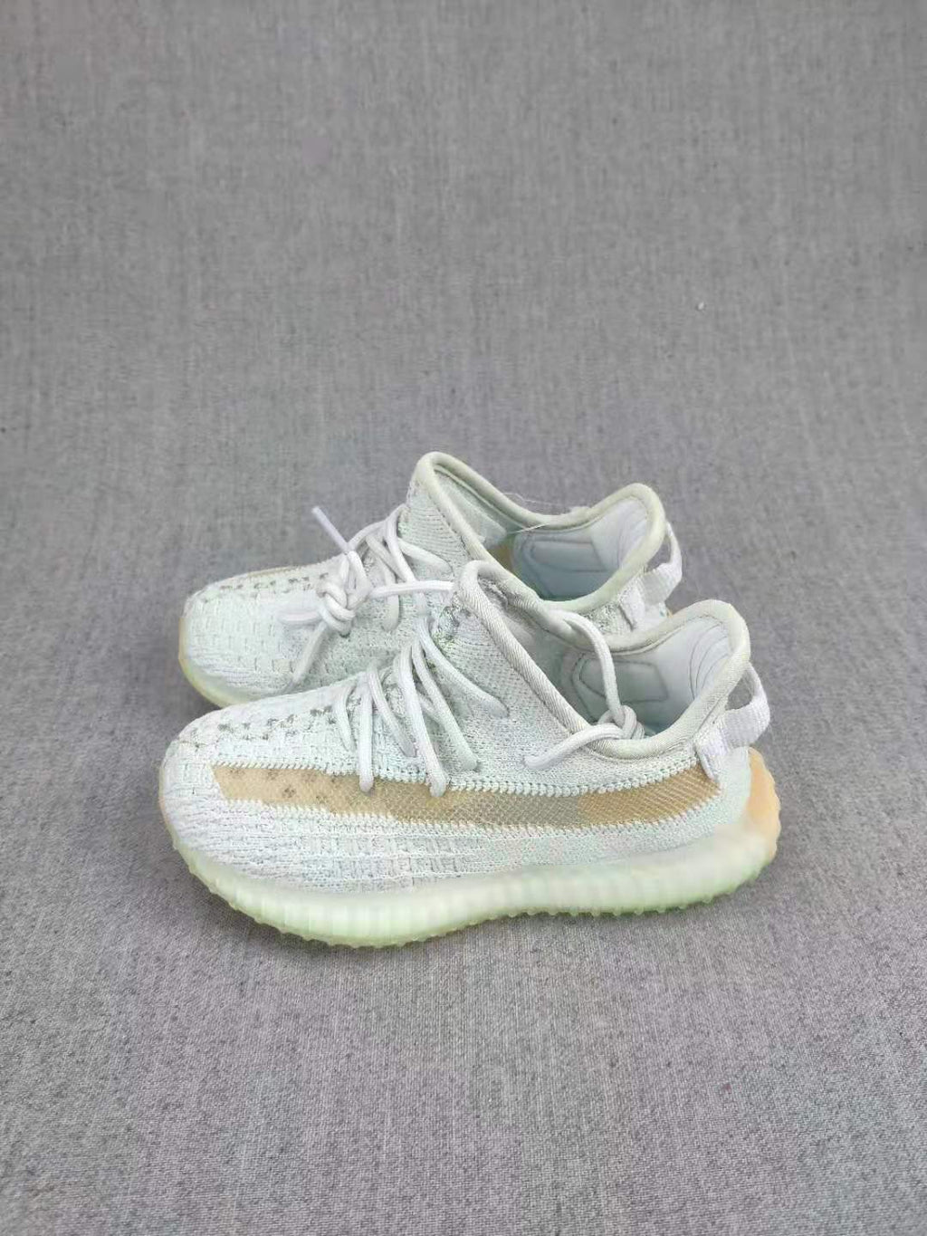 Yeezy 350 V2 Kids Sneakers Pale Gray with Tan Stripe