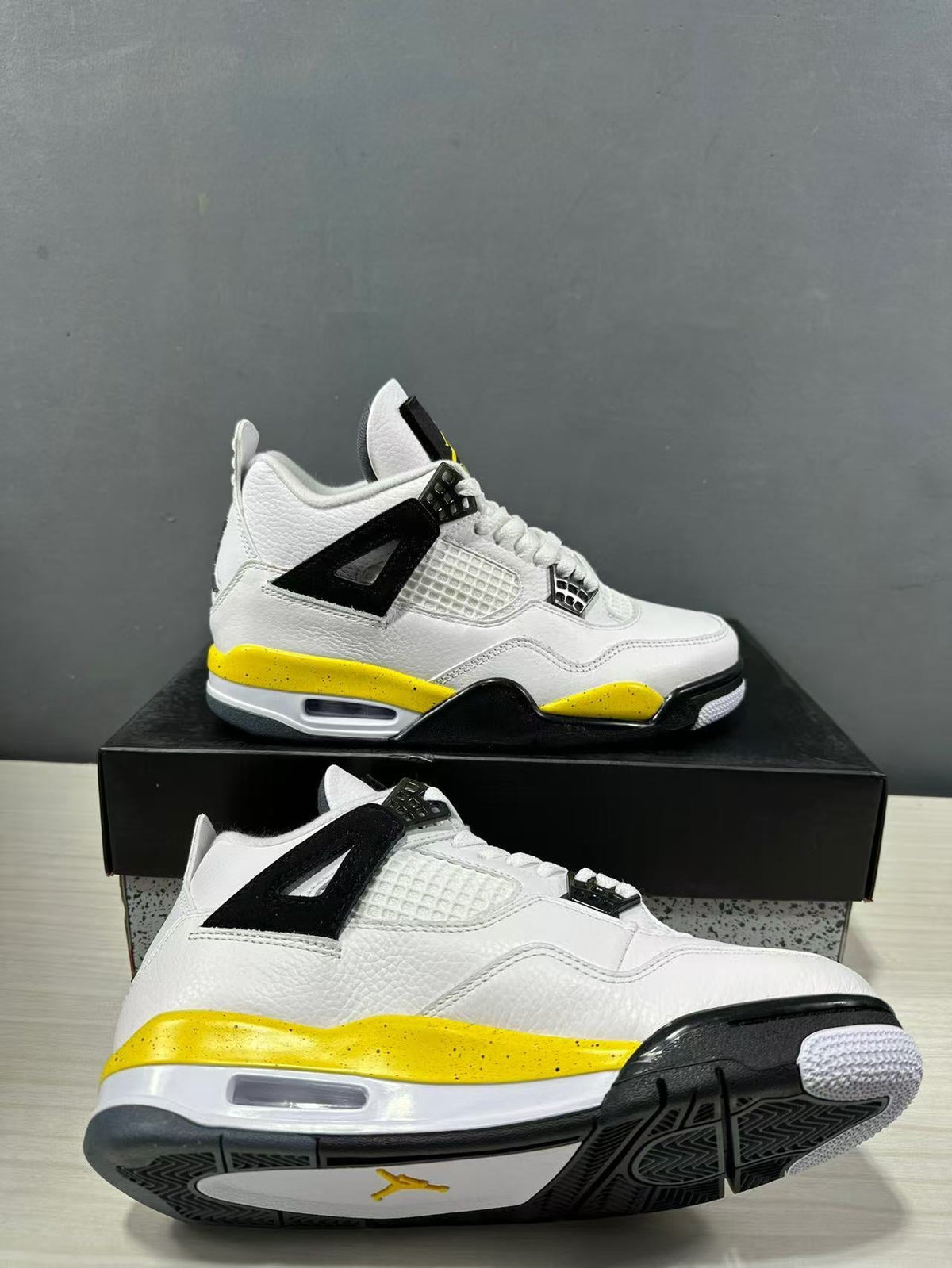 Jordan Air Jordan 4 White Yellow Retro Basketball Sneakers IO2468-102