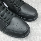 Jordan Air Jordan 1 Mid Black White 554724-049 Sneakers