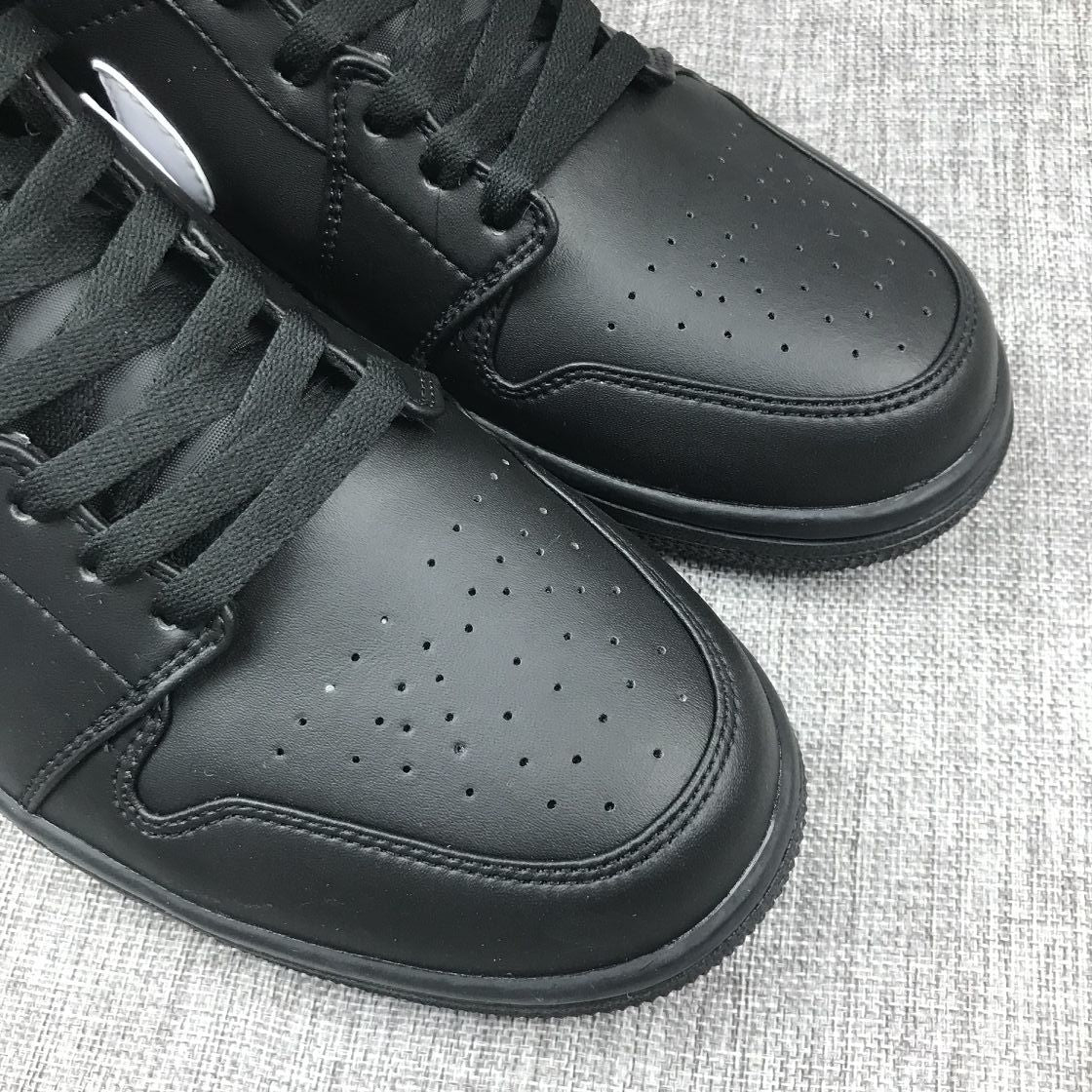Jordan Air Jordan 1 Mid Black White 554724-049 Sneakers