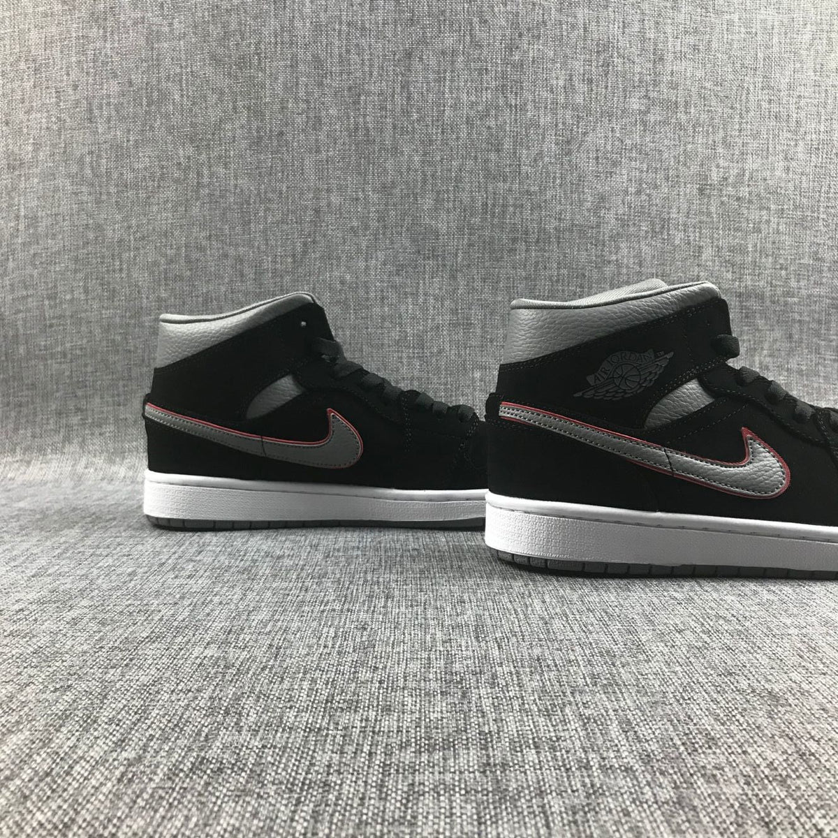 Air Jordan 1 Mid Black Grey Red 554724-060 Sneakers