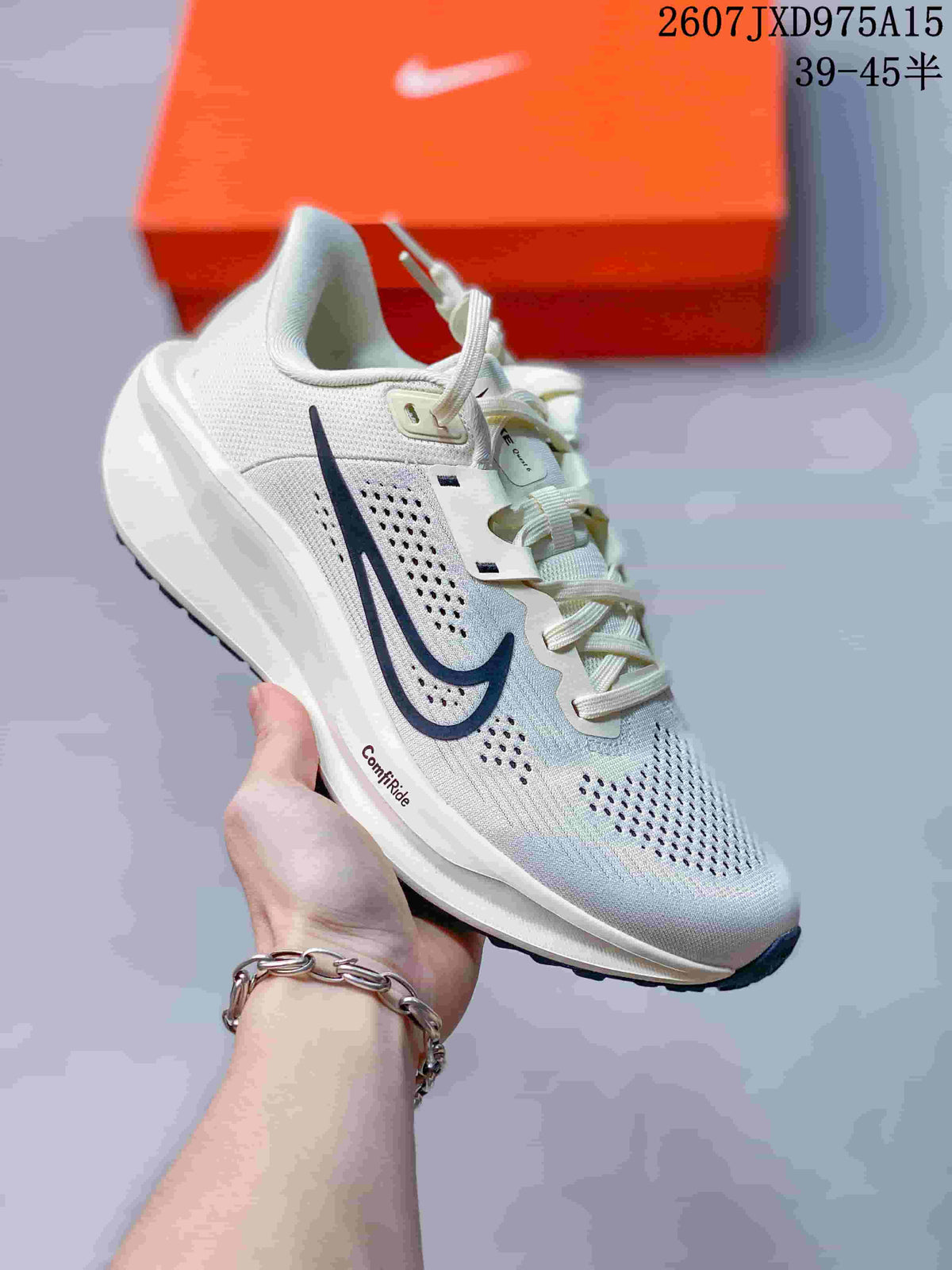 Nike Quest 6 Low-Top Running Sneakers