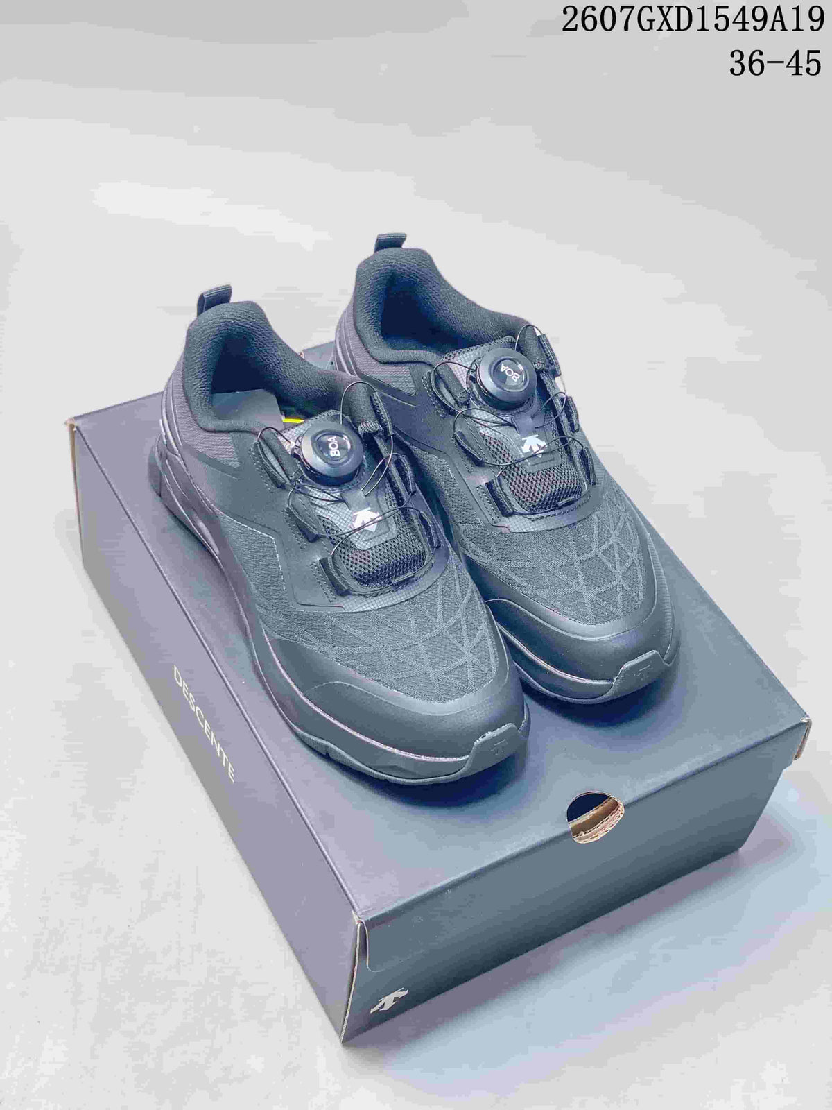DESCENTE Circuit 2.0 Wire Men's Low-Top Training Shoes