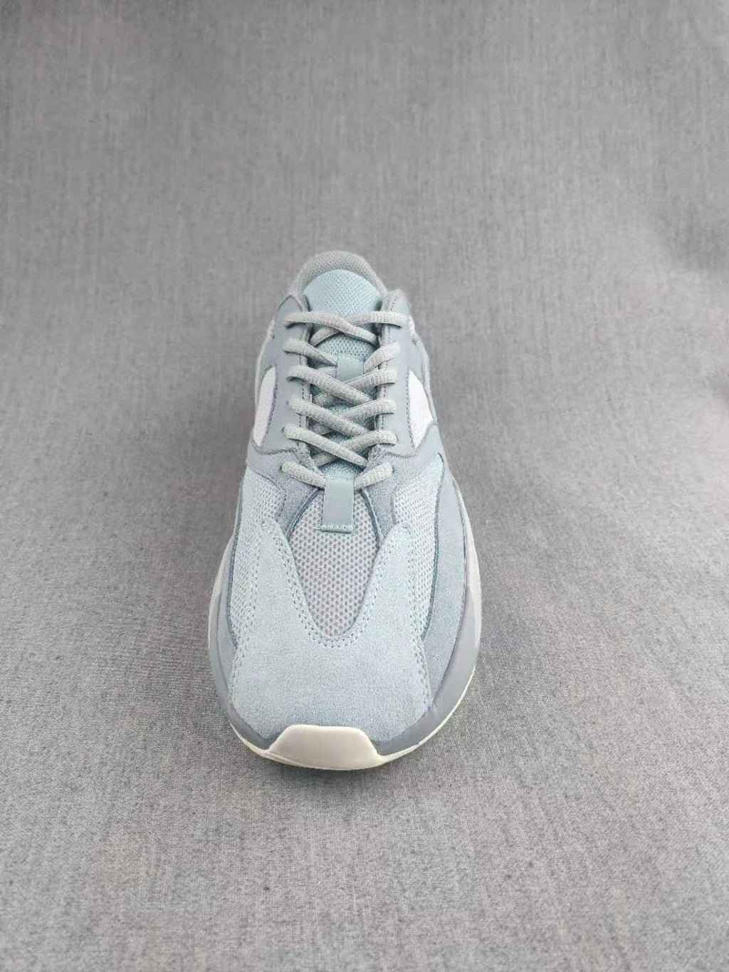 700 Gray and Coral Low-Top Sneakers