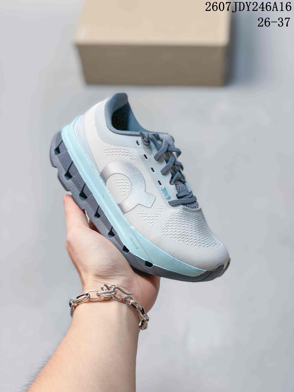 On Cloudstratus 3 Kids Running Shoes