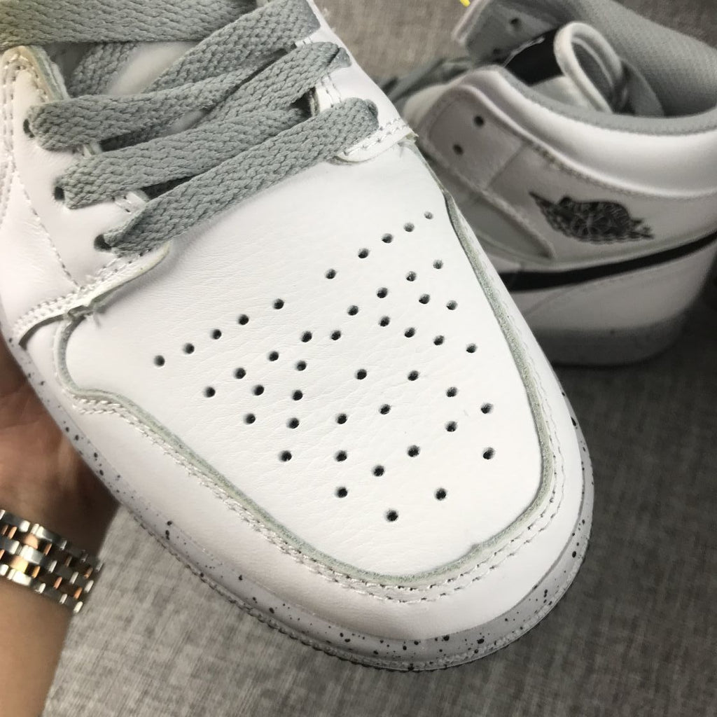 Jordan Air Jordan 1 Retro High OG White Gray Dot Sneakers
