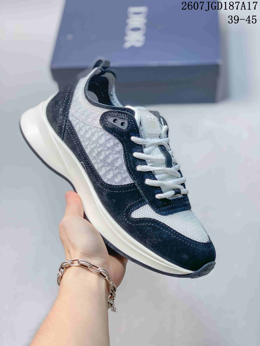 Dior B25 Runner Low-Top Sneakers 07JGD187A17
