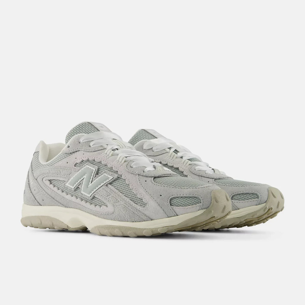 New Balance 204L