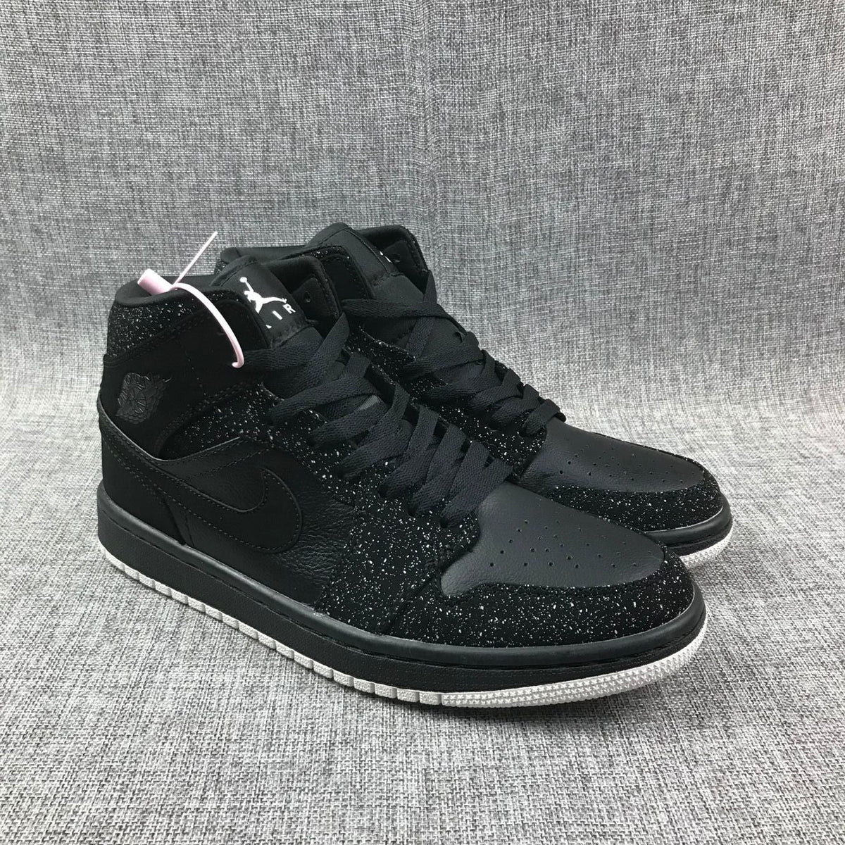 Jordan Air Jordan 1 Mid Black White 554724-001 Sneakers