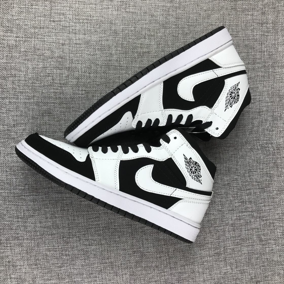 Jordan Air Jordan 1 Mid Panda Black White 554724-113