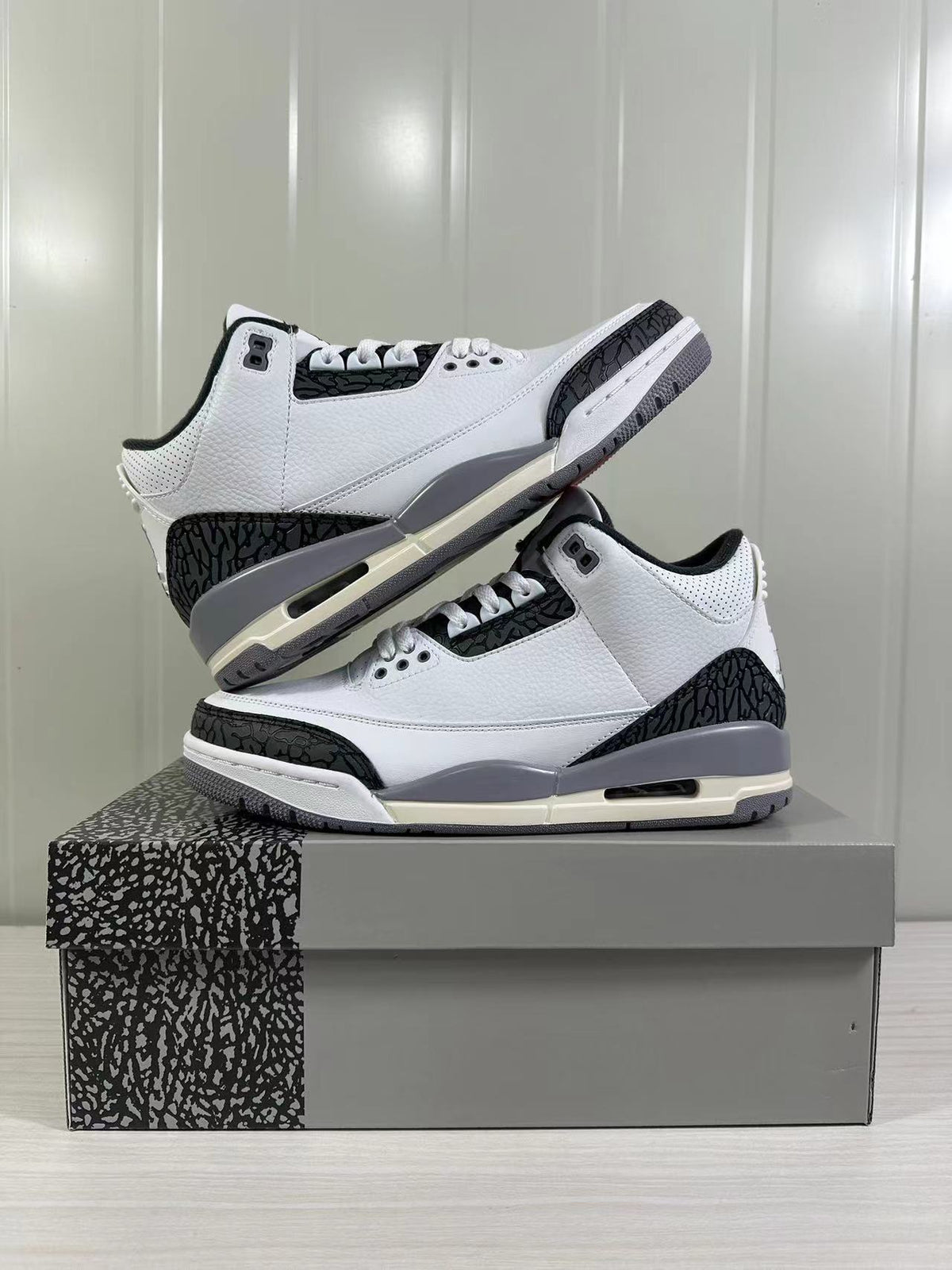 Jordan Air Jordan 3 Retro White Cement Grey Sneakers CT8532-106